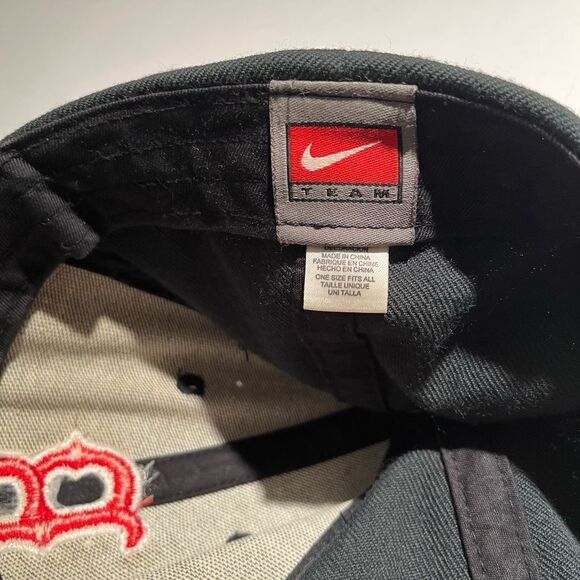 Boston Red Sox Hat - Picture 4 of 4